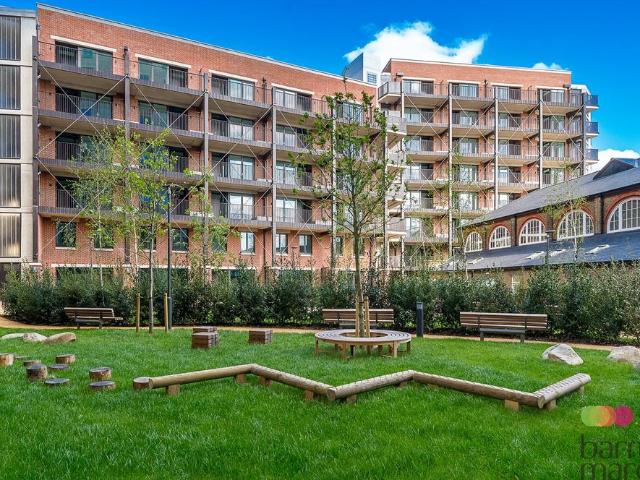 Flat for sale in Harlesden, Greater London