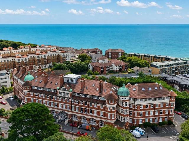Flat for sale in Boscombe, Bournemouth
