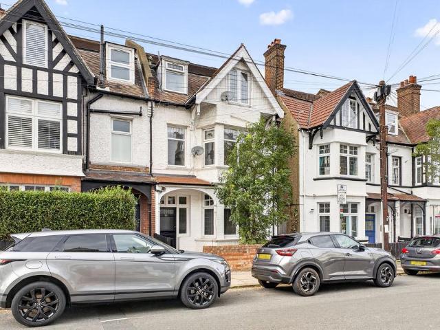 Flat for sale in Royal Borough of Kingston upon Thames, Greater London