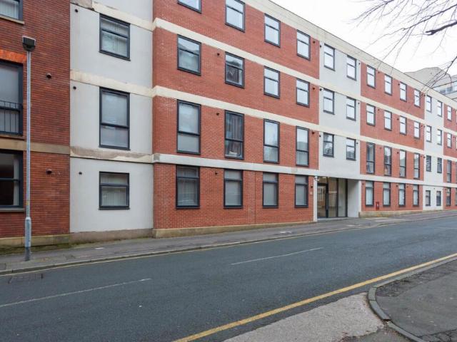 Flat for sale in Avenham, Higher Bartle