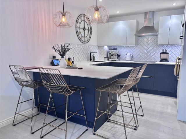 Flat for sale in St. Austell Bay, Cornwall