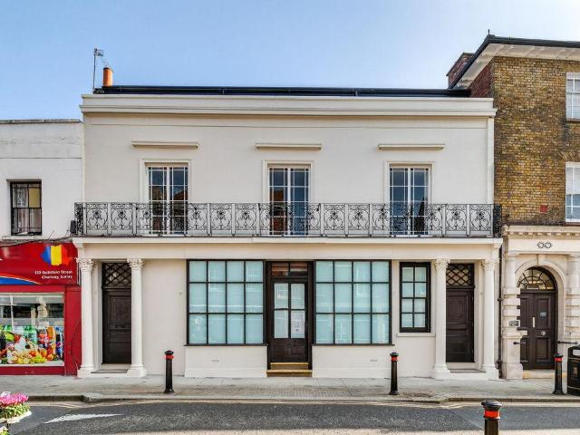 Flat for sale in Row Town, Surrey