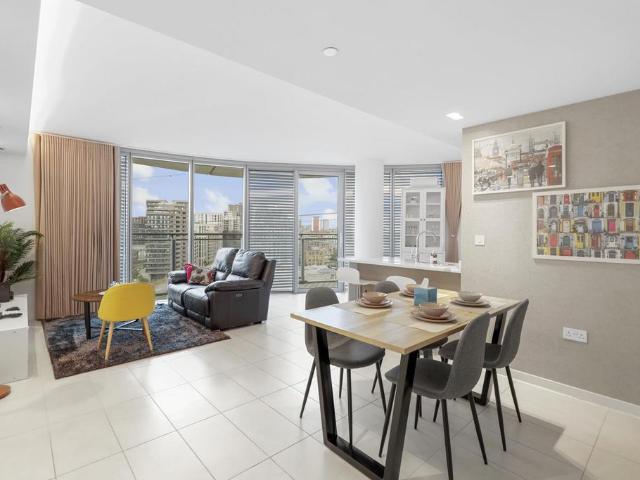 Flat for sale in Canning Town, Greater London