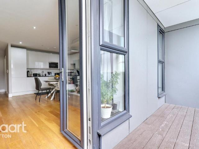 Flat for sale in Greater London