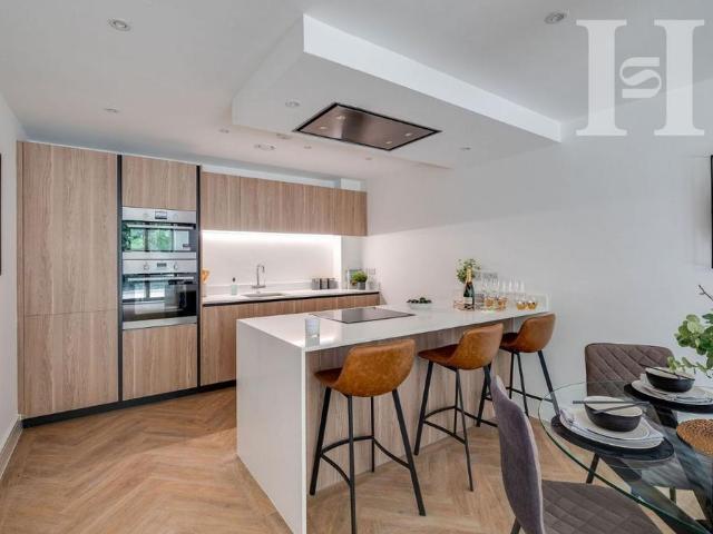 Flat for sale in Grange, West Kirby