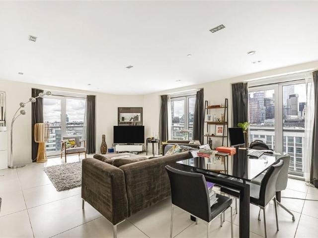 Flat for sale in Finsbury, Greater London