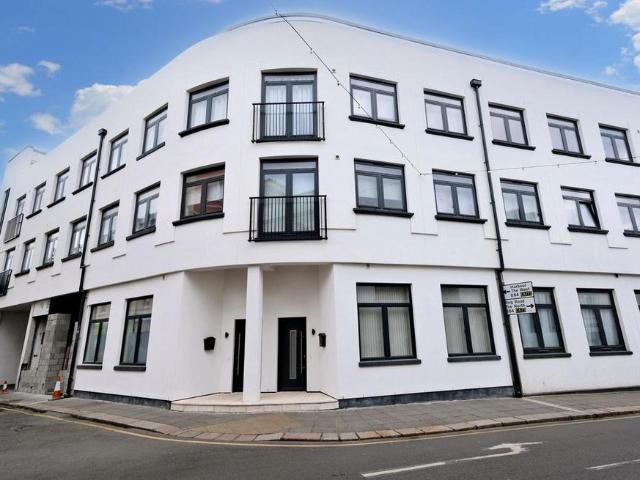 Flat for sale in St Helier, Greater London