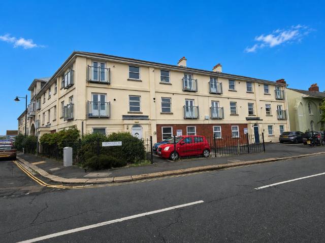 Flat for sale in Stonehouse, Mount Wise