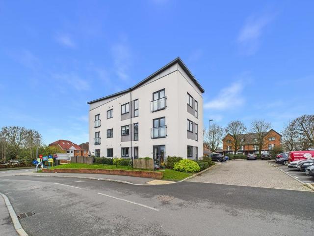 Flat for sale in Reading