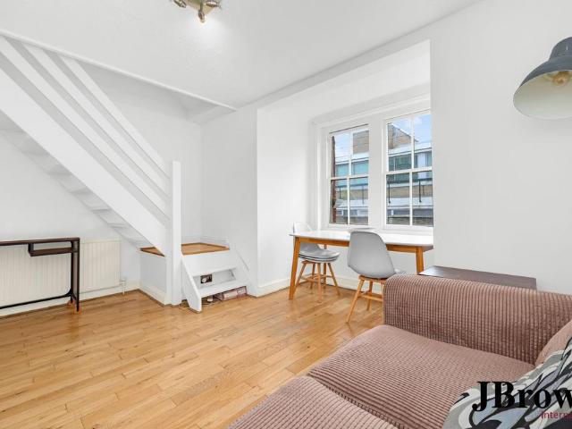Flat for sale in Tower Liberty, Whitechapel