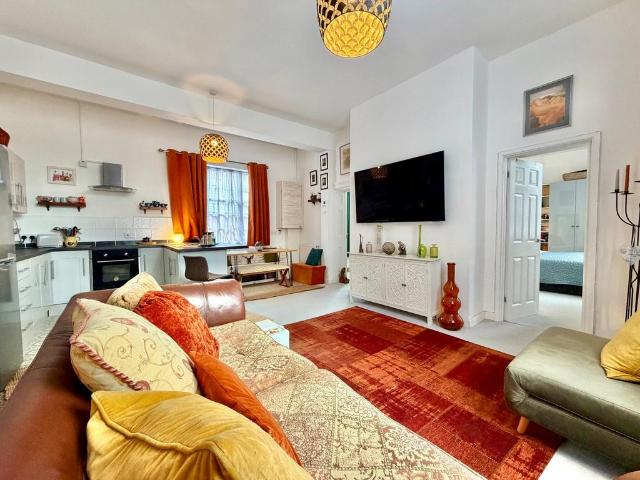 Flat for sale in Crookhill, Worcestershire