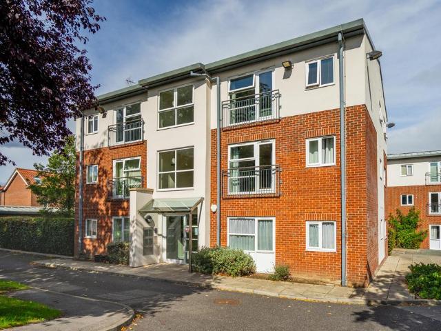 Flat for sale in High Field, York