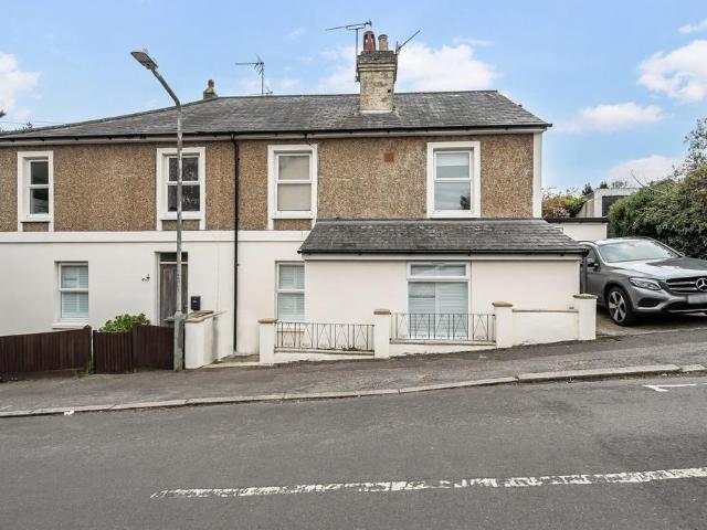 Flat for sale in Southborough, Sandown Park