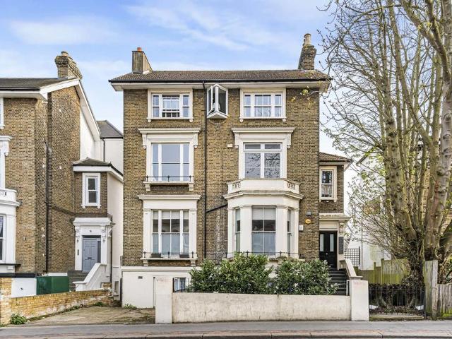 Flat for sale in London Borough of Croydon, South Norwood
