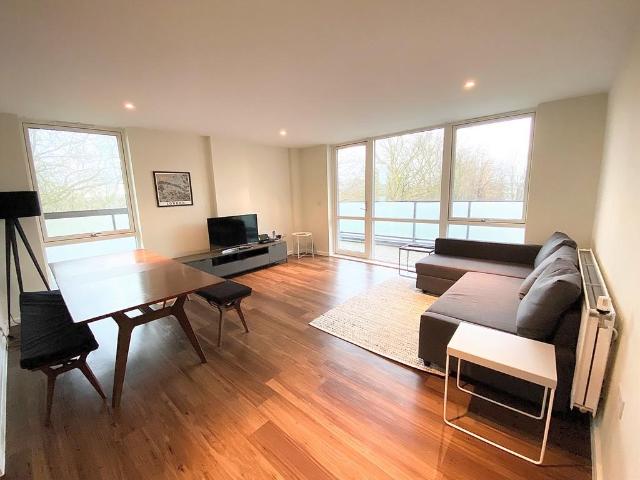 Flat for sale in London Borough of Ealing, Isle Of Man