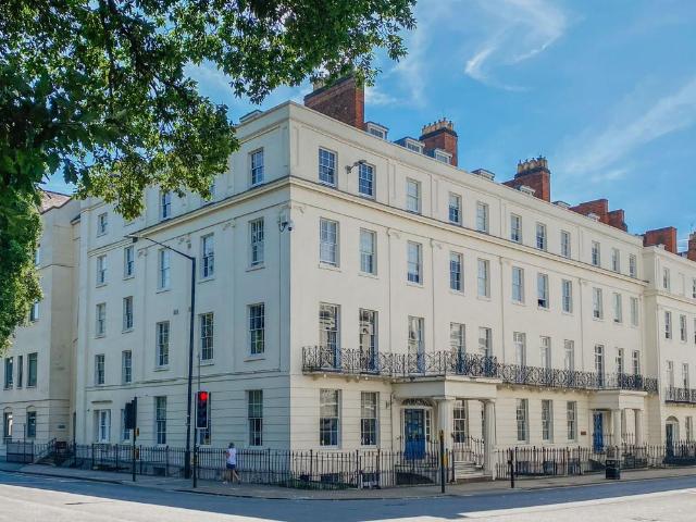 Flat for sale in Milverton, Warwick