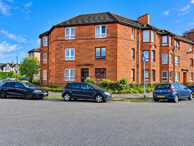 Flat for sale in Scotstoun, Glasgow