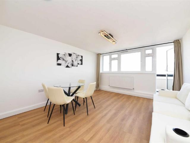Flat for sale in Finchley, Isle Of Man