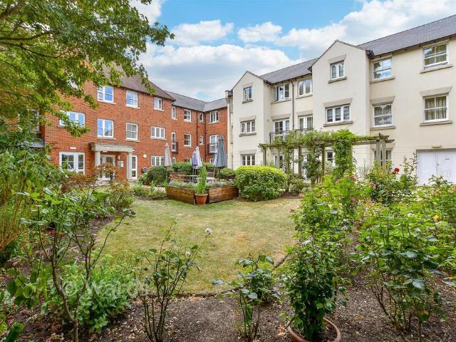 Flat for sale in St. Mildred's, The Bridge