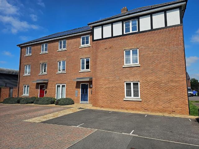 Flat for sale in Quarrendon, Aylesbury