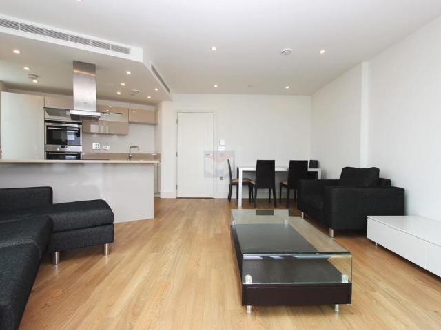 Flat for sale in Rotherhithe, Greater London