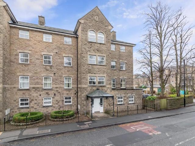 Flat for sale in High Harrogate, Harrogate