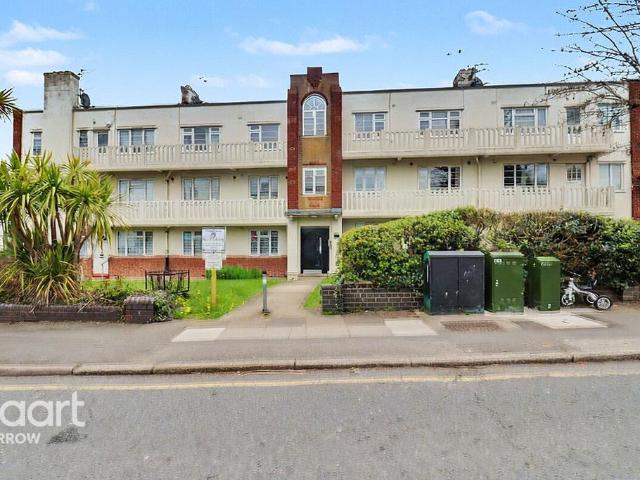 Flat for sale in Wealdstone, Greater London