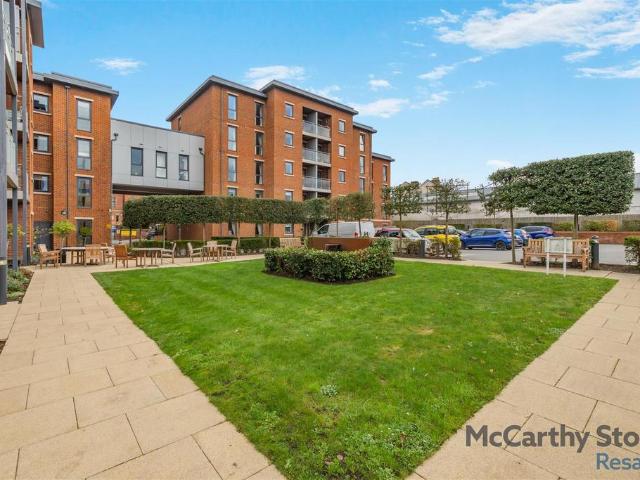 Flat for sale in St James, Sandown Park