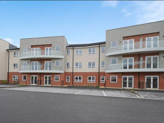 Flat for sale in Rushey Mead, Leicester