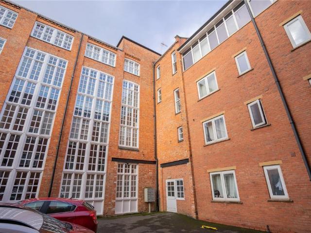 Flat for sale in Black Friars, Old Wharf