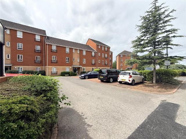 Flat for sale in Calderstones