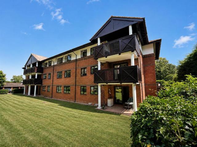 Flat for sale in Hutton, Navestock Side