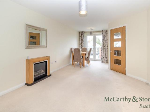 Flat for sale in Hazelhurst, Bury