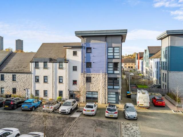 Flat for sale in Ballindoch, Scotland