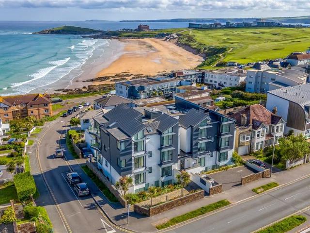 Flat for sale in Newquay, Cornwall