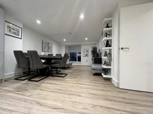 Flat for sale in Navestock Side, Essex
