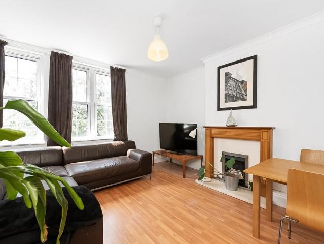 Flat for sale in Greenwich Town Centre, Greater London