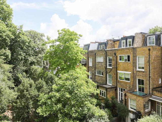 Flat for sale in Notting Hill, Greater London