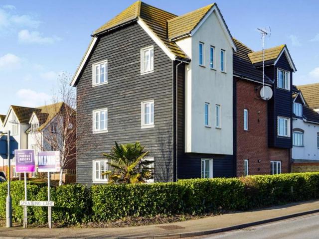 Flat for sale in Acol, Kent