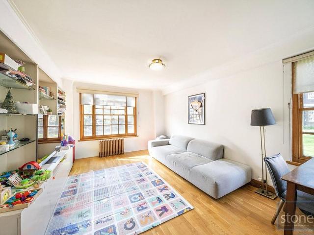 Flat for sale in Chalk Farm, Primrose Hill