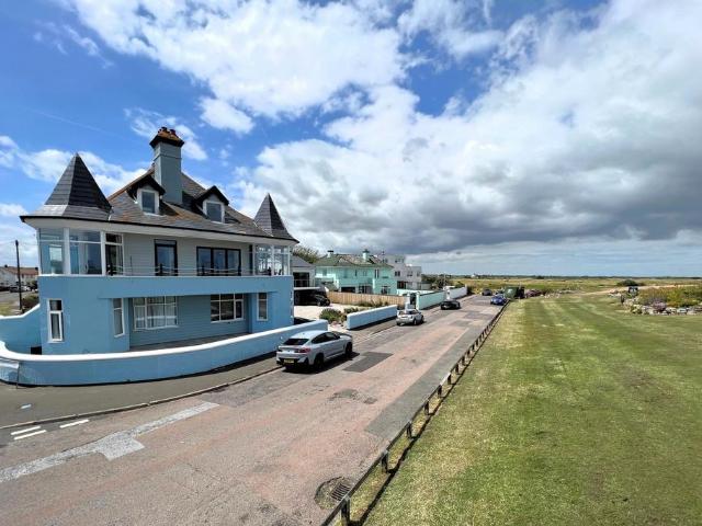Flat for sale in Ash, Kent