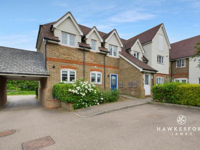 Flat for sale in Oad Street, Kent