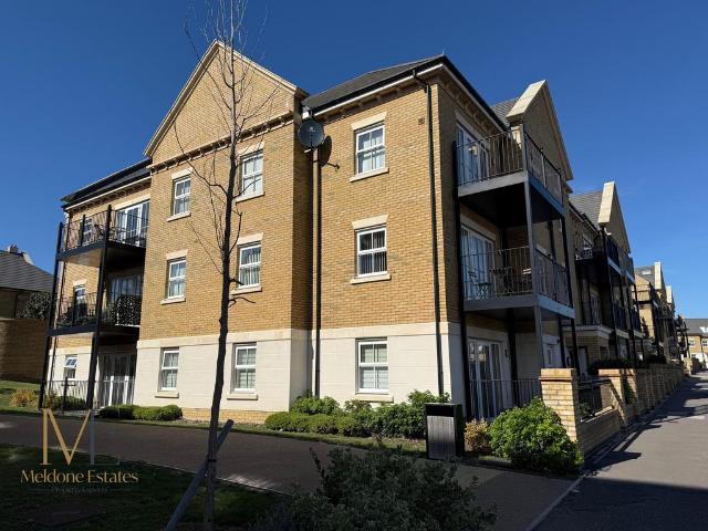 Flat for sale in Monks Orchard, Kent