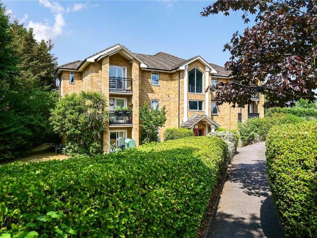 Flat for sale in Farnborough, Hampshire