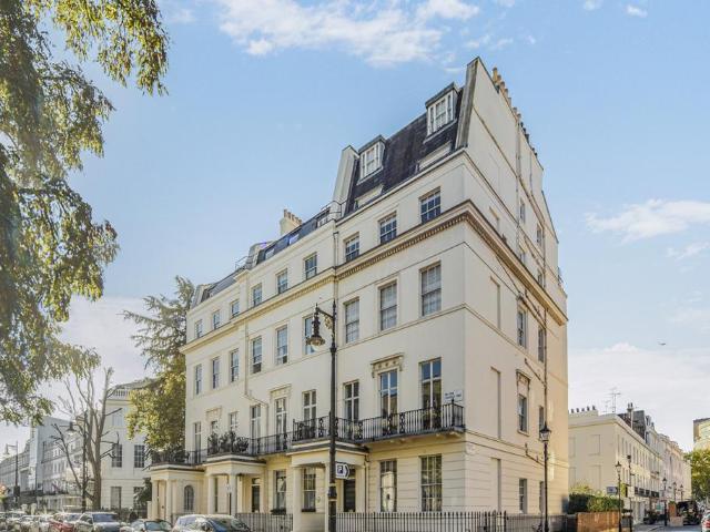 Flat for sale in Belgravia, Greater London