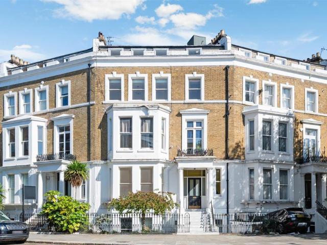 Flat for sale in Earl's Court, Isle Of Man