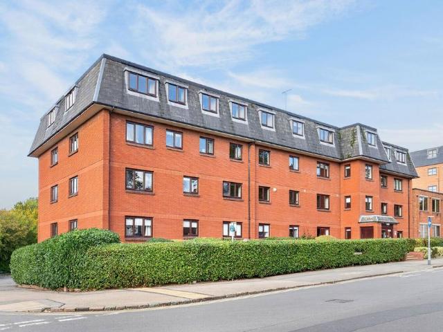 Flat for sale in Leisure Village, Kettering