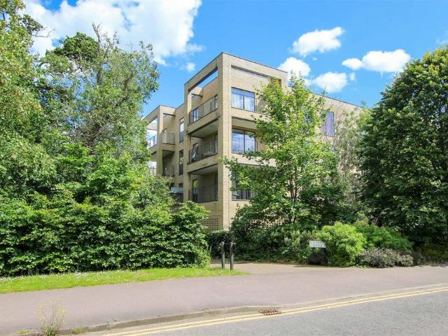 Flat for sale in Arbury, Cambridgeshire