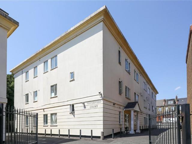 Flat for sale in London Borough of Ealing, Hanwell