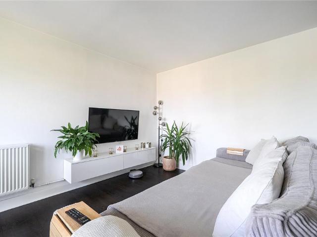 Flat for sale in Reading